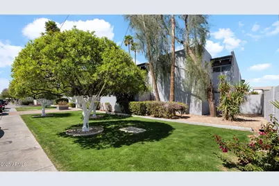 3230 E Pinchot Avenue #26, Phoenix, AZ 85018 - Photo 1