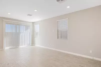 5824 E Covey, Phoenix, AZ 85054 - Photo 1