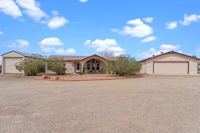 27600 S Clydesdale, Congress, AZ 85332 - Photo 1