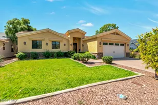 4245 E Cheery Lynn, Phoenix, AZ 85018 - Photo 1