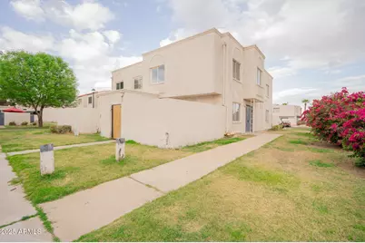 5204 N 42nd, Phoenix, AZ 85019 - Photo 1
