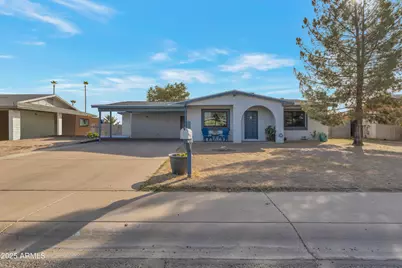 6913 W Wilshire Drive, Phoenix, AZ 85035 - Photo 1