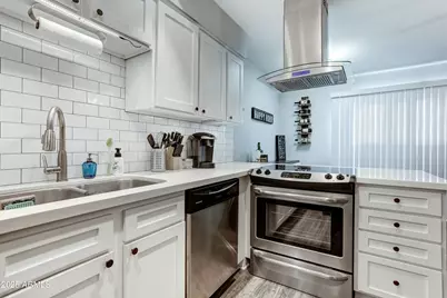 8241 N Central, Phoenix, AZ 85020 - Photo 1