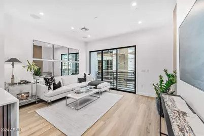 4220 N 32nd Street #39, Phoenix, AZ 85018 - Photo 1