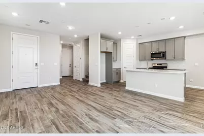 5828 E Covey, Phoenix, AZ 85054 - Photo 1