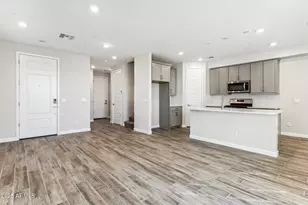 5828 E Covey, Phoenix, AZ 85054 - Photo 1