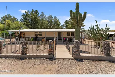 18995 E Saguaro, Black Canyon City, AZ 85324 - Photo 1