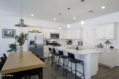 3218 W Glendale Avenue #8, Phoenix, AZ 85051 - Photo 1