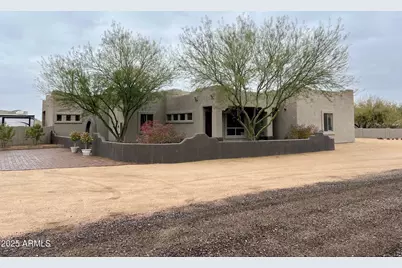 2427 W Desert Hills Estate, Phoenix, AZ 85086 - Photo 1