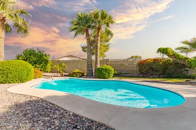 325 E Sharon, Phoenix, AZ 85022 - Photo 1