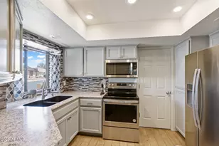 905 E Bluefield Ave, Phoenix, AZ 85022 - Photo 1