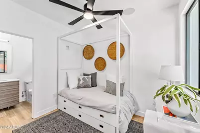 4220 N 32nd Street #2, Phoenix, AZ 85018 - Photo 1