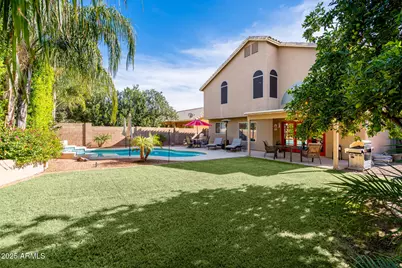 3302 E Rosemonte, Phoenix, AZ 85050 - Photo 1