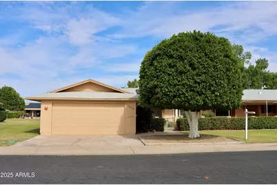 10428 W Camelot Circle, Sun City, AZ 85351 - Photo 1