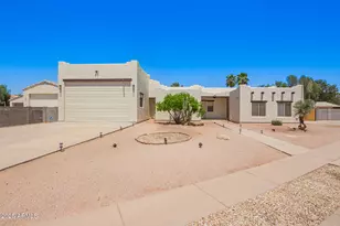 1018 E Knoll, Mesa, AZ 85203 - Photo 1