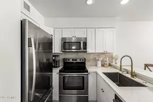 10080 E Mountainview Lake Dr, Scottsdale, AZ 85258 - Photo 11