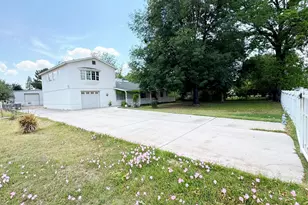 3215 W Orangewood, Phoenix, AZ 85051 - Photo 1