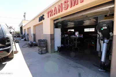 11 W Illini Street, Phoenix, AZ 85041 - Photo 1