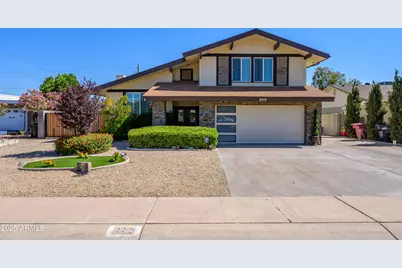 8419 E Stella Lane, Scottsdale, AZ 85250 - Photo 1