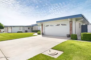 10619 W Loma Blanca Dr, Sun City, AZ 85351 - Photo 1