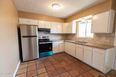 1324 E Peoria Avenue #b, Phoenix, AZ 85020 - Photo 1