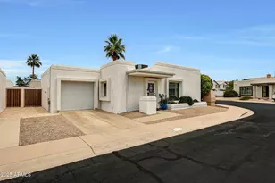 1122 E Michelle Dr, Phoenix, AZ 85022 - Photo 1