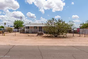 965 S Lawson Dr, Apache Junction, AZ 85120 - Photo 1