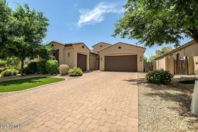 15677 W Almeria Road, Goodyear, AZ 85395 - Photo 1