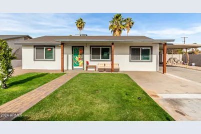 7502 W Cora Lane, Phoenix, AZ 85033 - Photo 1