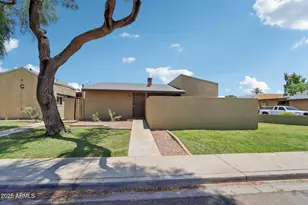 921 S Hacienda, Tempe, AZ 85281 - Photo 1