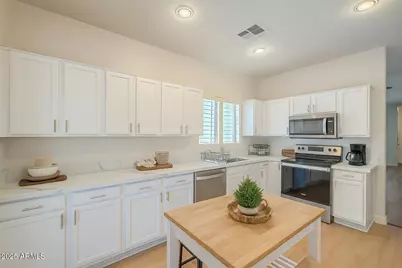 125 N 22nd Place #5, Mesa, AZ 85213 - Photo 1