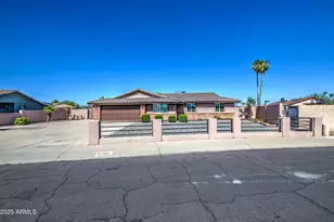 1911 N 42nd, Phoenix, AZ 85009 - Photo 1