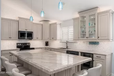 4253 E Raven Road, Phoenix, AZ 85044 - Photo 1