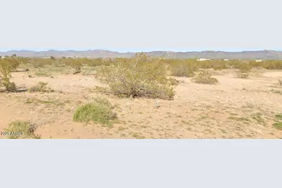 1802 S Adobe, Golden Valley, AZ 86413 - Photo 1