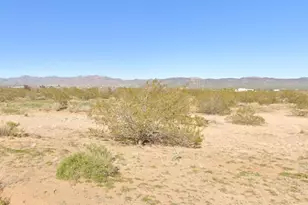 1802 S Adobe, Golden Valley, AZ 86413 - Photo 1