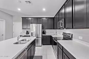 2625 S Peppertree Dr, Gilbert, AZ 85295 - Photo 1