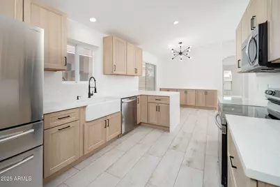 21632 N 48th Street, Phoenix, AZ 85054 - Photo 1