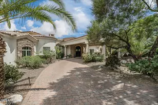 8229 N Ridgeview Dr, Paradise Valley, AZ 85253 - Photo 1