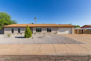 3433 E Betty Elyse Ln, Phoenix, AZ 85032 - Photo 1