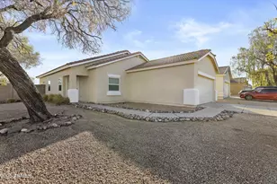 15431 W Maui, Surprise, AZ 85379 - Photo 1