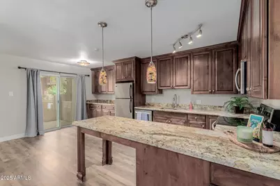 5525 E Thomas Road #H1, Phoenix, AZ 85018 - Photo 1