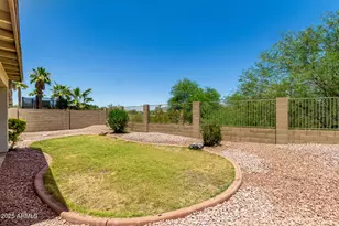 22394 W Desert Bloom St, Buckeye, AZ 85326 - Photo 11
