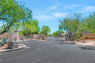 5017 E Kirkland, Phoenix, AZ 85054 - Photo 1