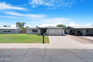 911 W Campo Bello Dr, Phoenix, AZ 85023 - Photo 1