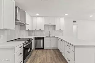 9846 N 10th, Phoenix, AZ 85020 - Photo 1