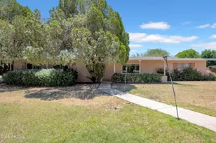 201 W Gardenia Dr, Phoenix, AZ 85021 - Photo 1