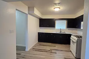 2230 E Beverly Ln, Phoenix, AZ 85022 - Photo 5