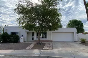 851 E Michelle, Phoenix, AZ 85022 - Photo 1