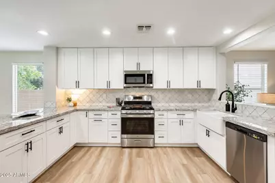 1015 E Daniella, San Tan Valley, AZ 85140 - Photo 1