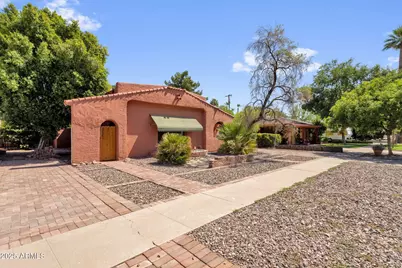 1530 E Earll Drive, Phoenix, AZ 85014 - Photo 1